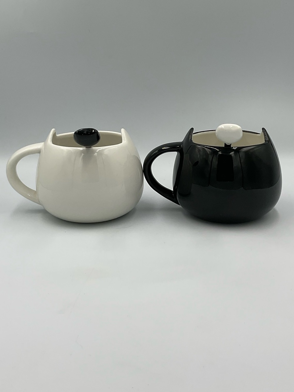 Koolkatkoo Black & White Ceramic Coffee Mug Set with Matching Spoons - Picture 4 of 10